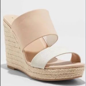 NWT Two-Tone Wedge Sandals